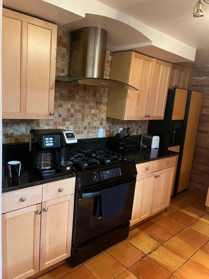 Full Loft-Style Apartment Near Omni Нью-Хейвен Экстерьер фото